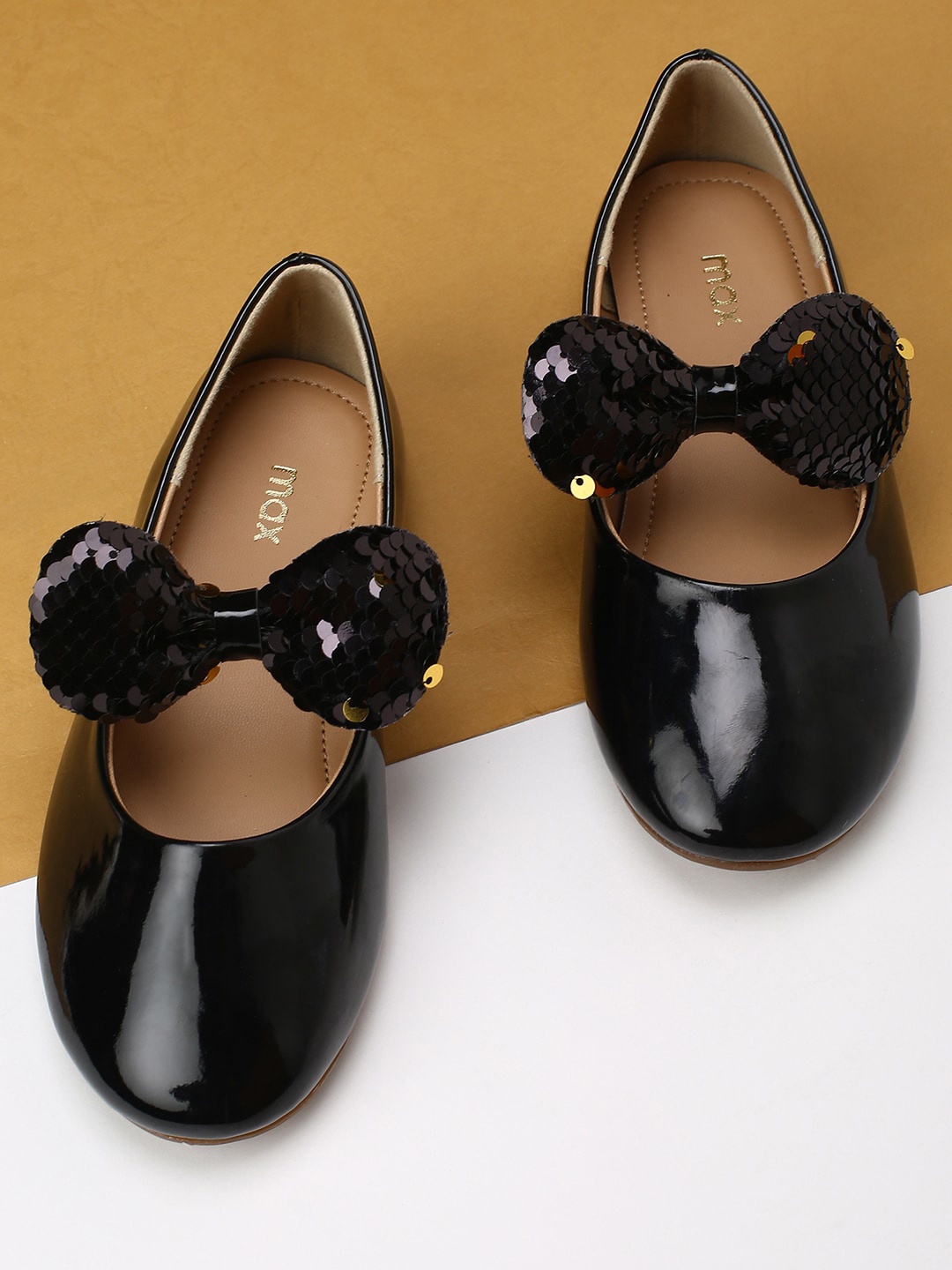 

max Girls Black Ballerinas Flats