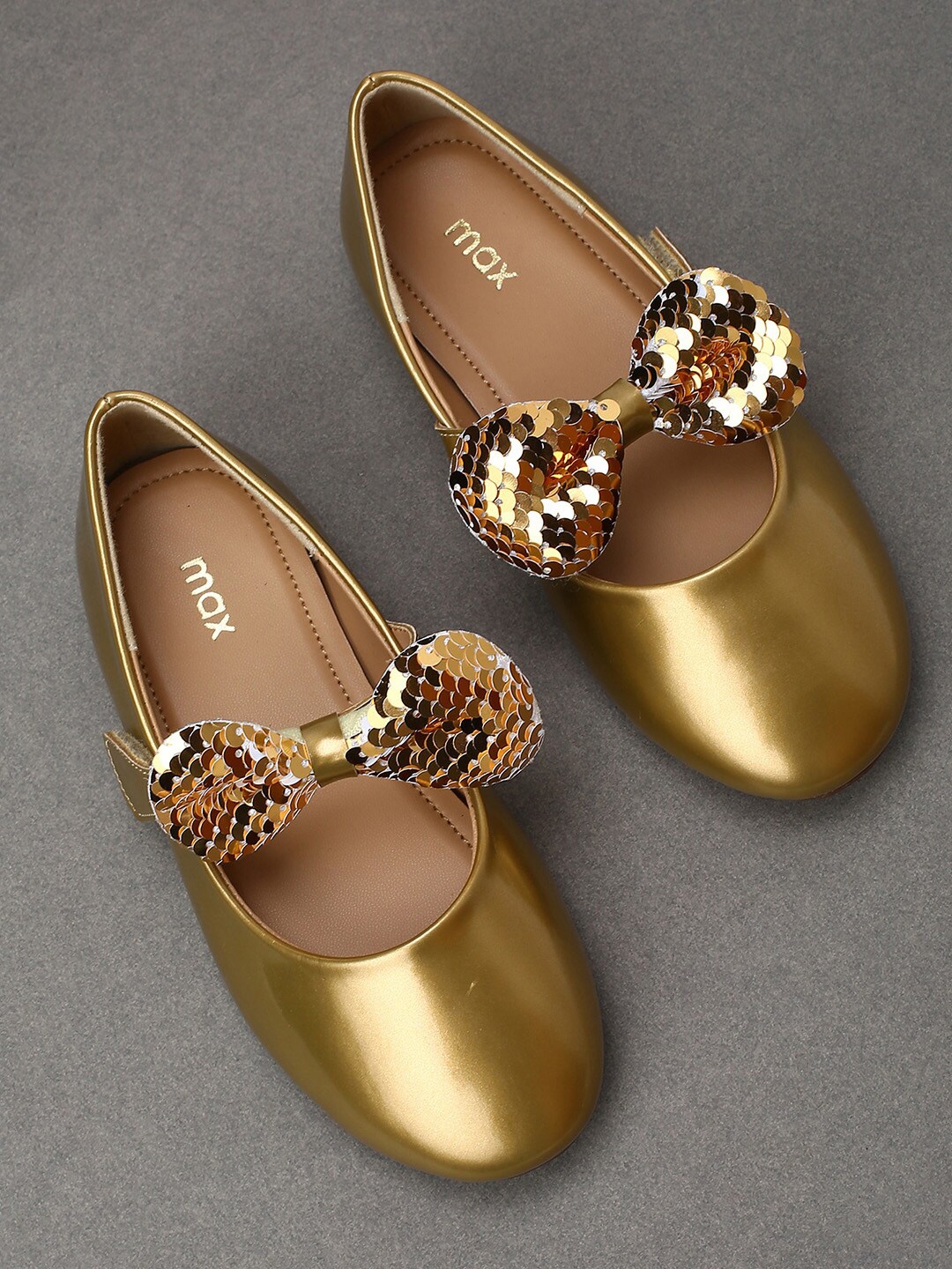 

max Girls Gold-Toned Ballerinas Flats