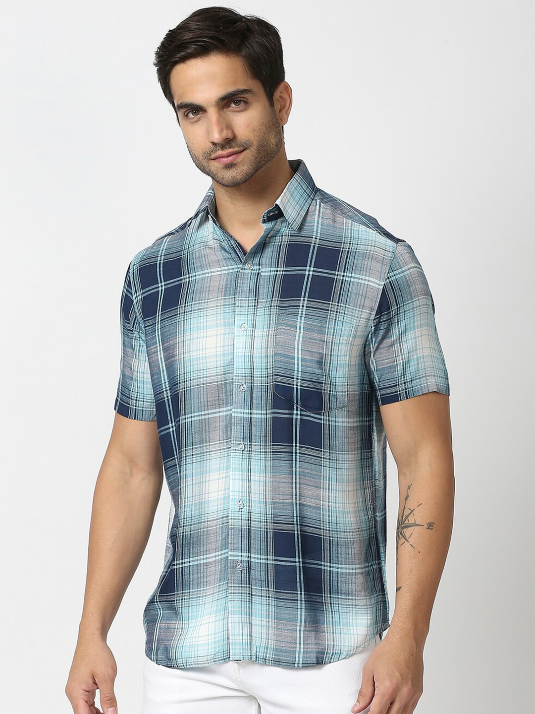 

MOD ECRU Men Blue Tartan Checks Casual Shirt