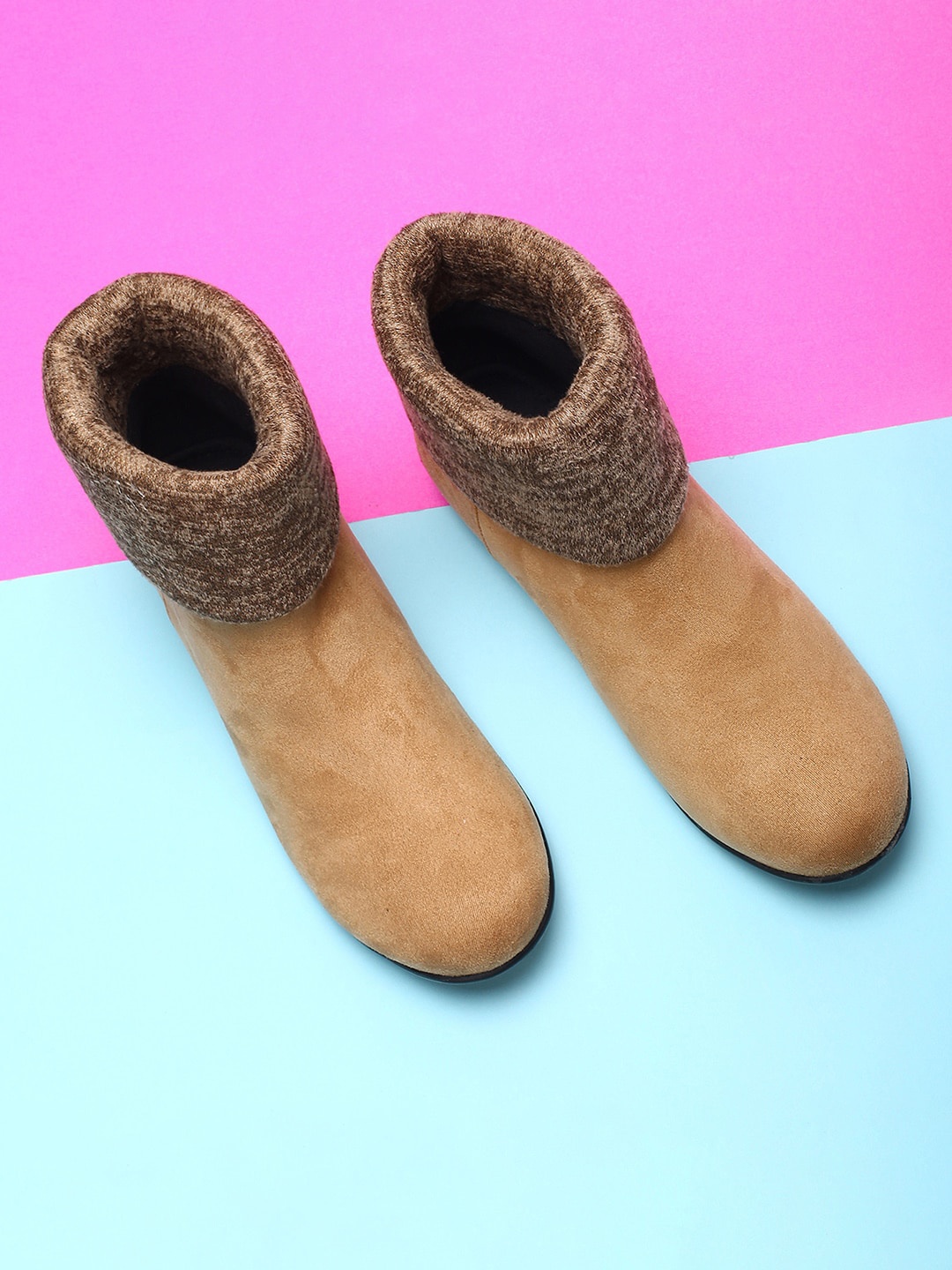 

max Women Camel Brown Textured Boots