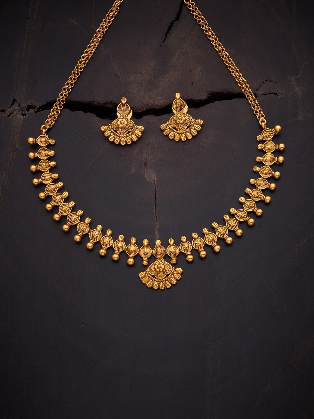 

Kushal's Fashion Jewellery Gold-Toned Jewellery Set