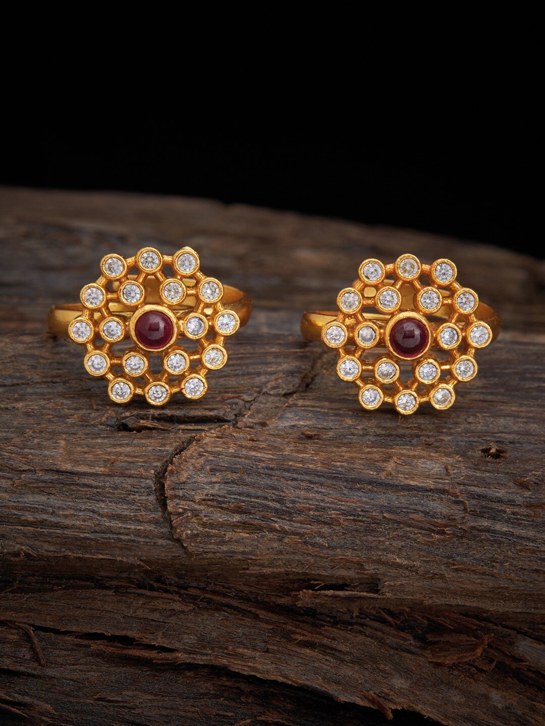 

Kushal's Fashion Jewellery Gold-Toned & Pink Stones-Studded Adjustable Toe Rings