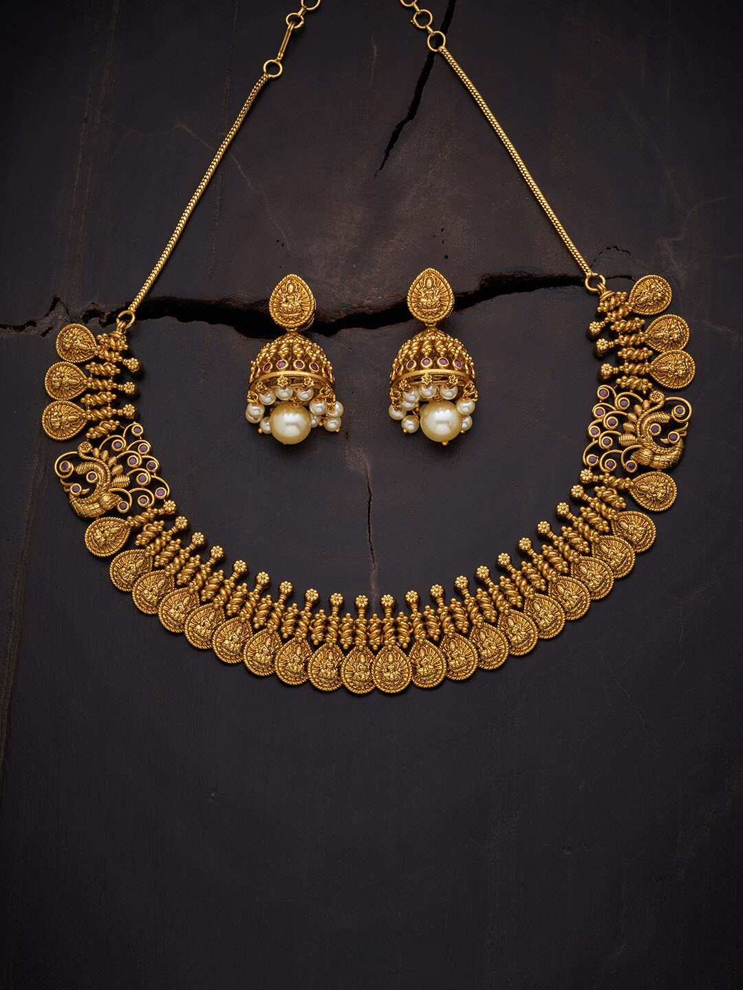

Kushal's Fashion Jewellery Gold-Plated Gold-Colored Stone-Studded & Beaded Jewellery Set