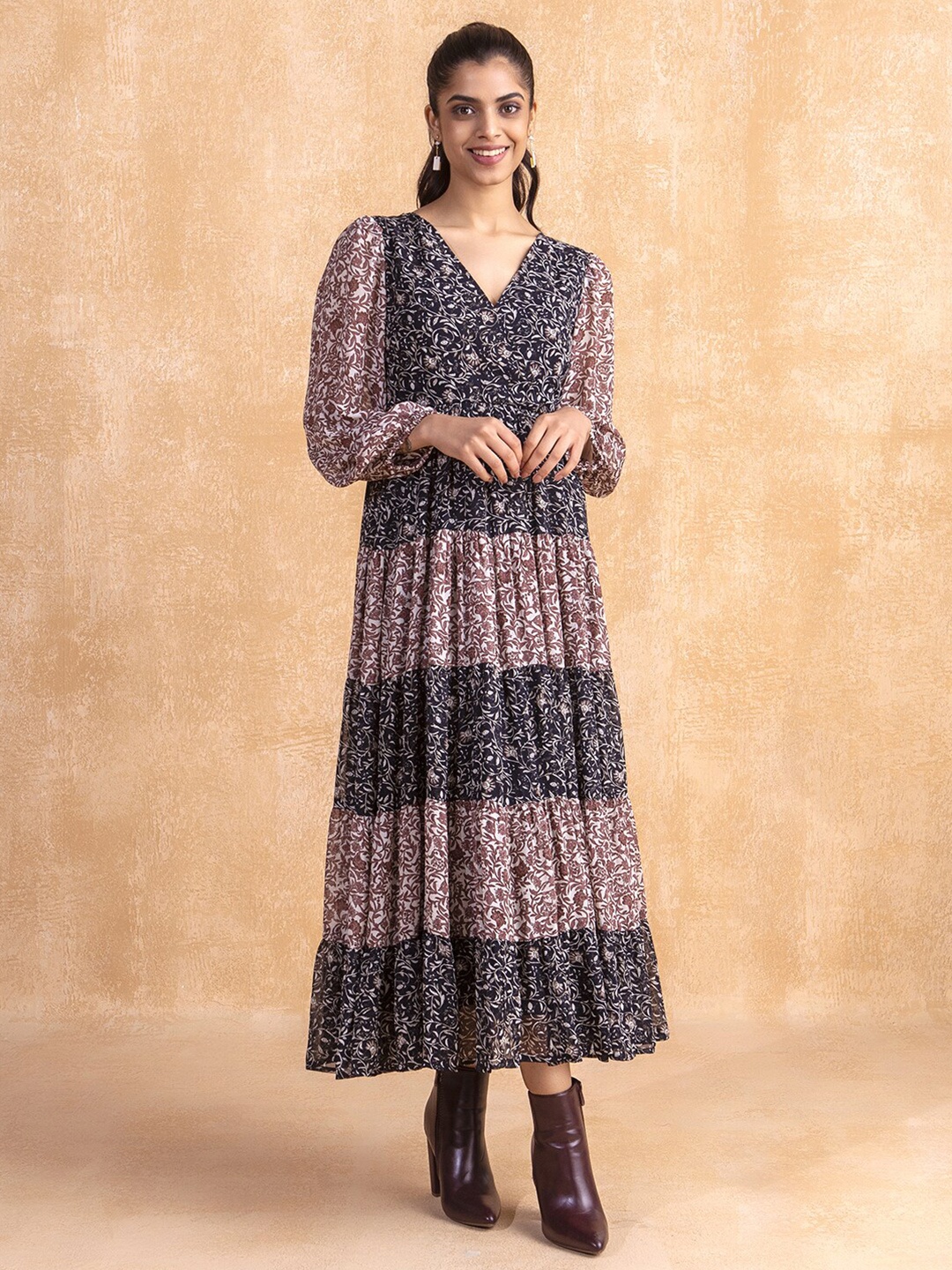 

Femella Black Floral Printed Tiered Midi Dress