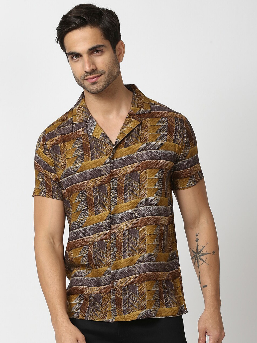 

MOD ECRU Men Brown Printed Cuban Collar Casual Shirt