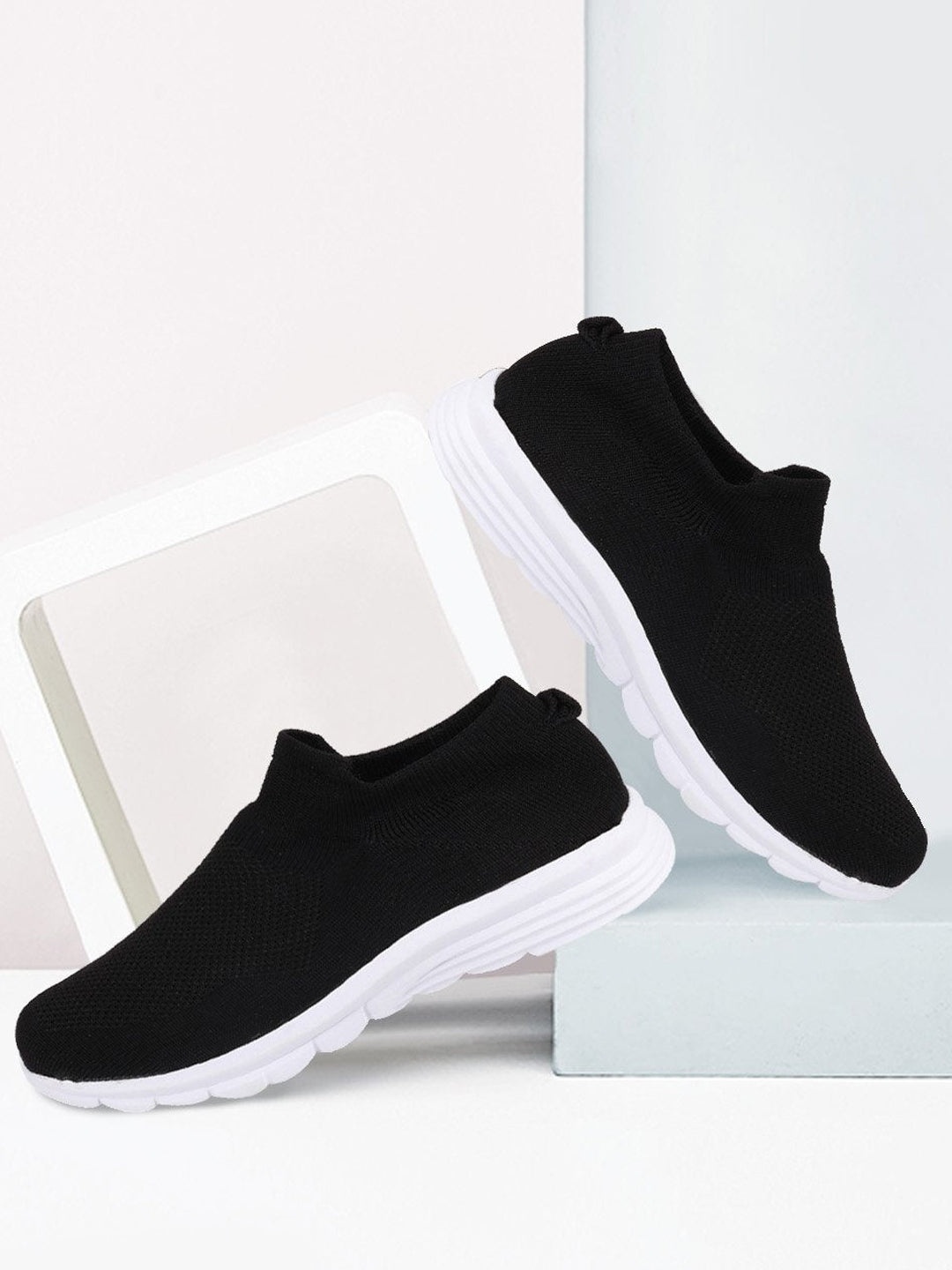 

FAUSTO Men Black Mesh Sports Non-Marking Shoes