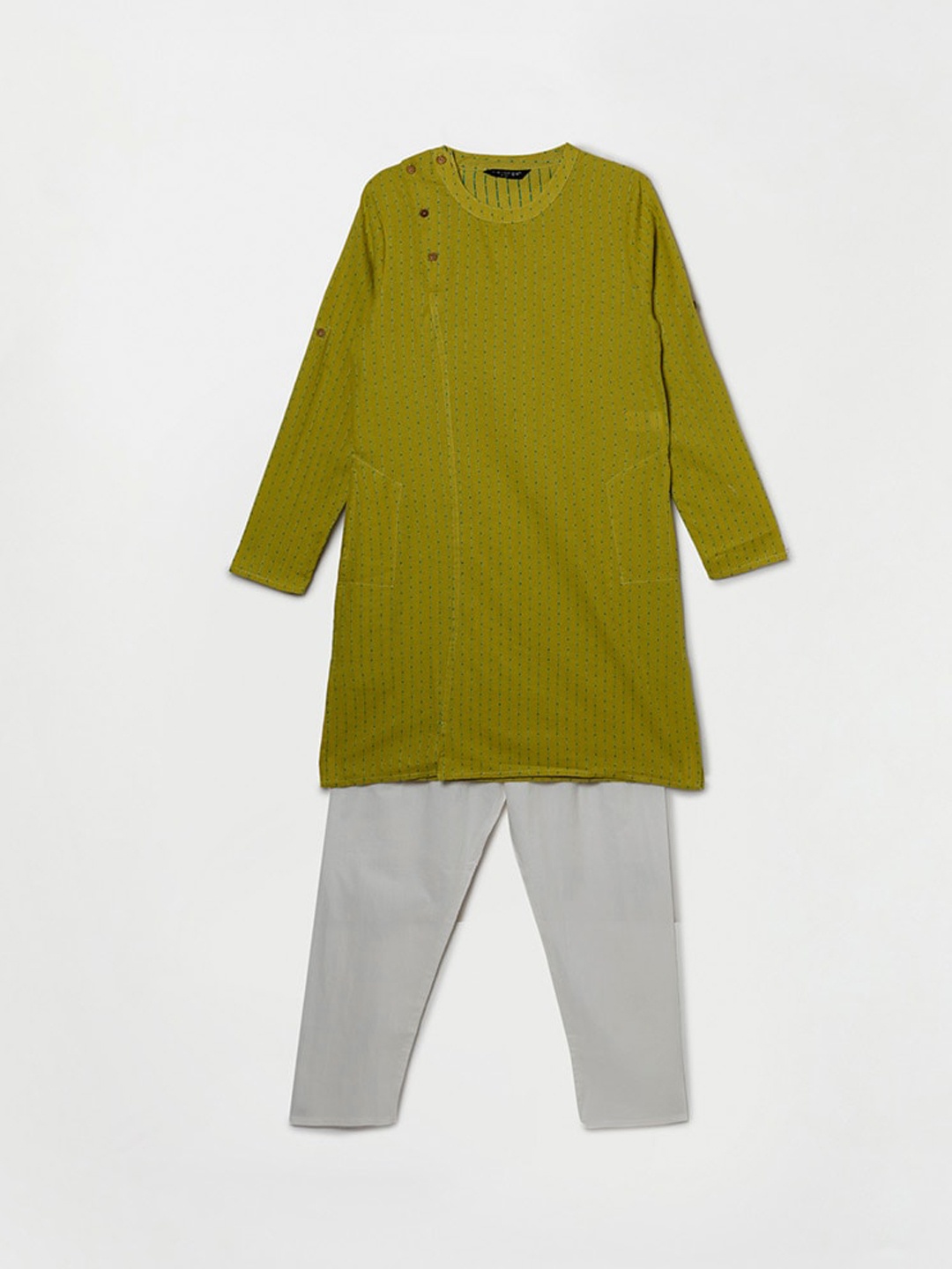 

Melange by Lifestyle Boys Green Pure Cotton Kurta with Pyjamas