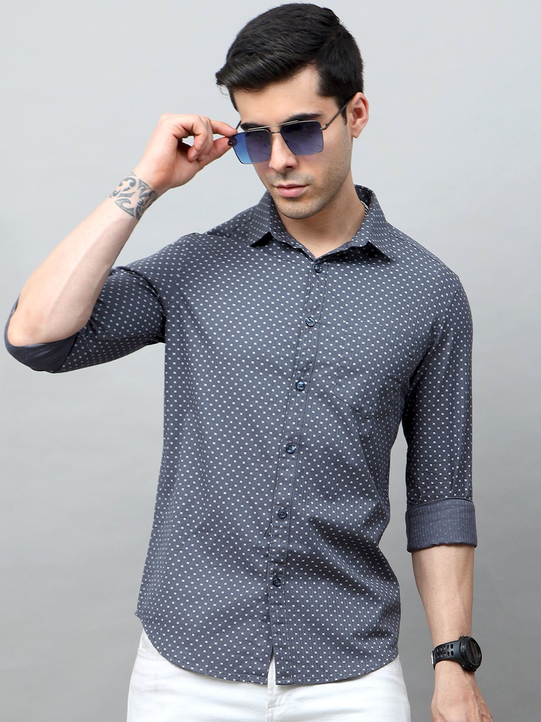 

Bushirt Men Grey Printed Pure Cotton Casual Shirt