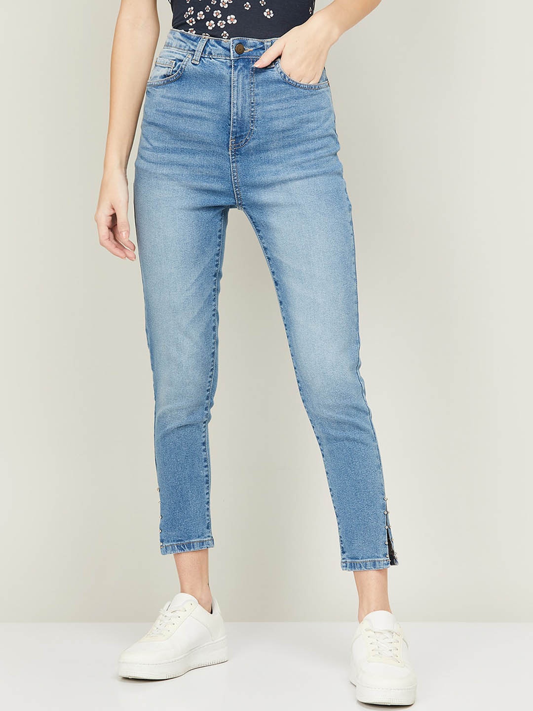 

Fame Forever by Lifestyle Women Blue Skinny Fit High-Rise Light Fade Jeans