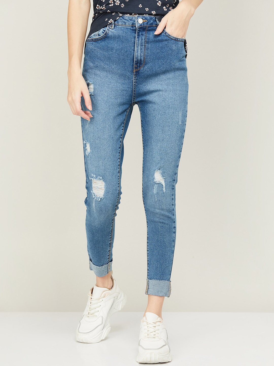 

Ginger by Lifestyle Women Blue Skinny Fit Mildly Distressed Light Fade Jeans