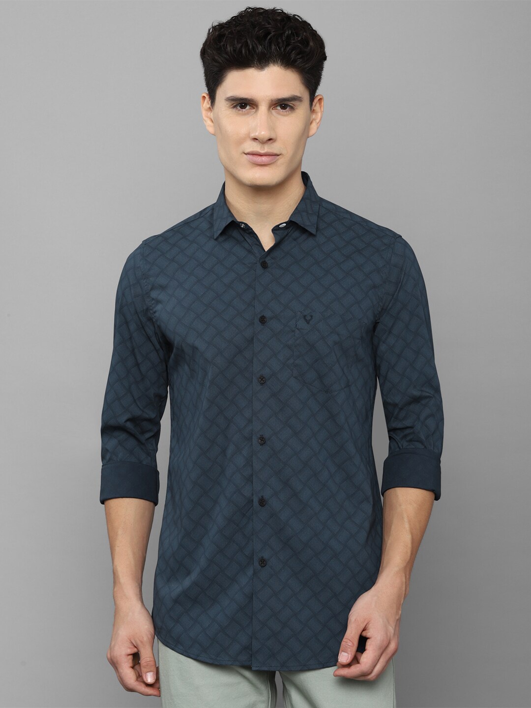 

Allen Solly Men Navy Blue Cotton Slim Fit Printed Casual Shirt