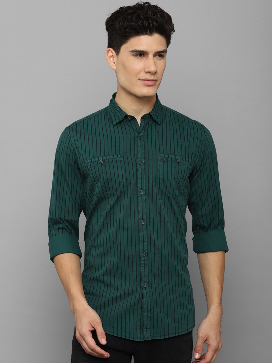 

Allen Solly Sport Men Green & Black Striped Cotton Casual Shirt