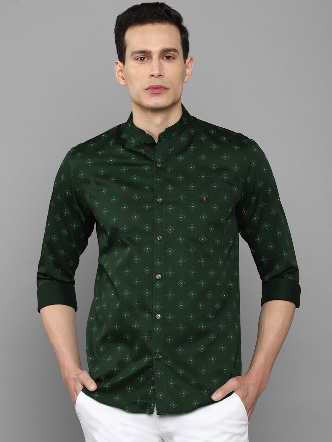 

Louis Philippe Sport Men Green Slim Fit Printed Cotton Casual Shirt