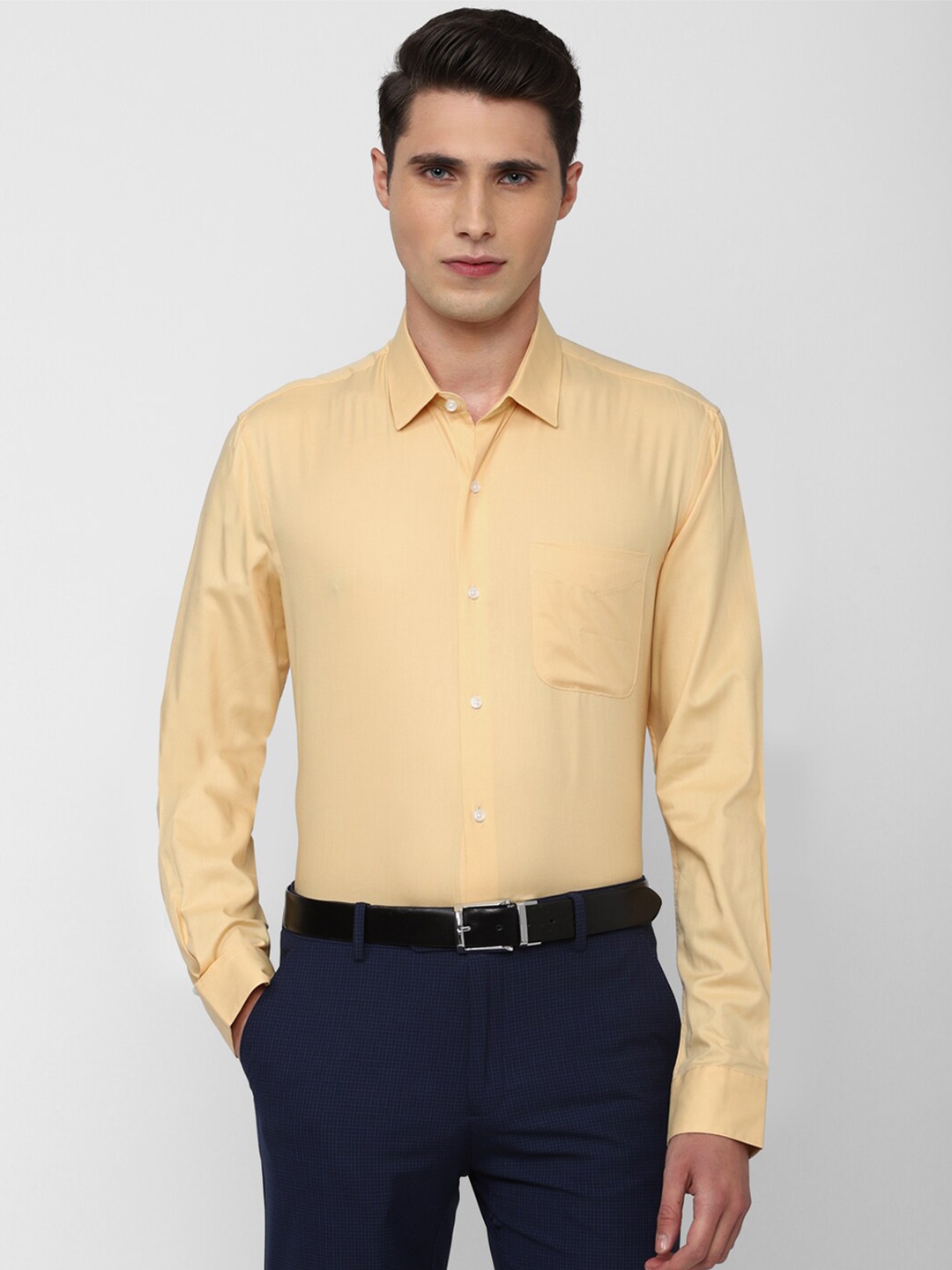 

Peter England Men Orange Solid Formal Shirt