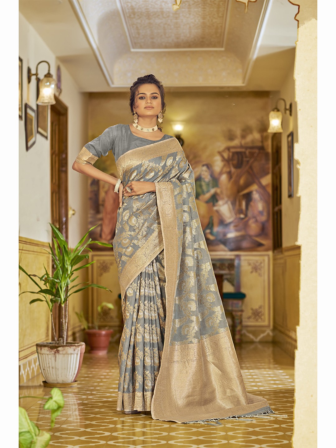 

elora Grey & Gold-Toned Floral Zari Linen Blend Saree