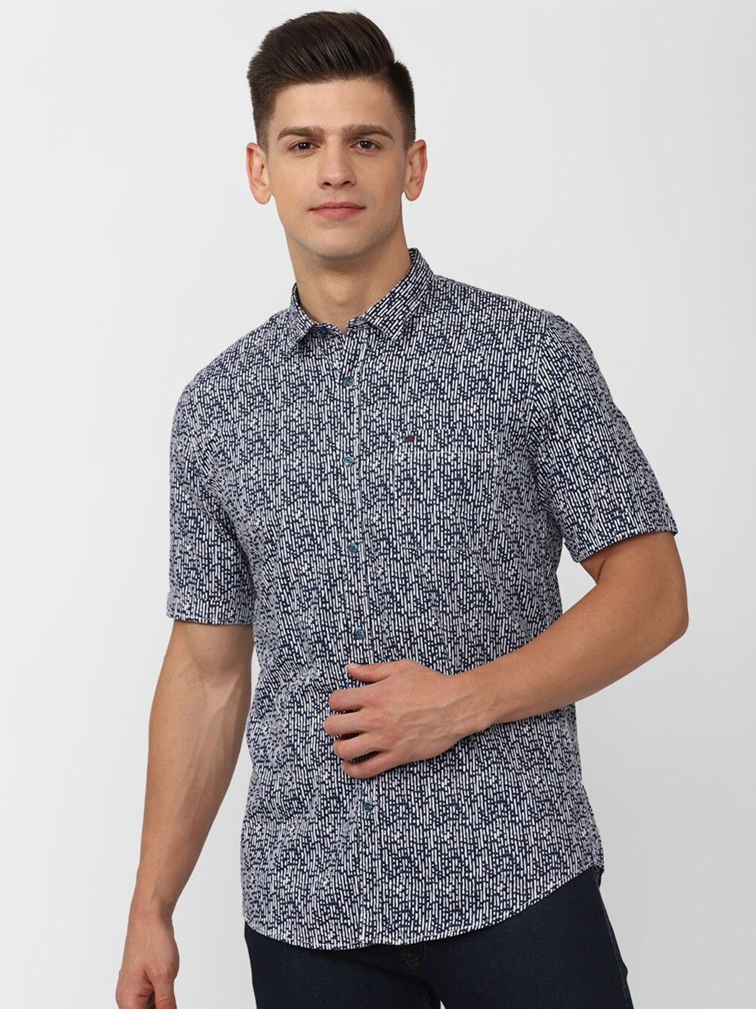 

Peter England Casuals Men Navy Blue Slim Fit Printed Casual Shirt