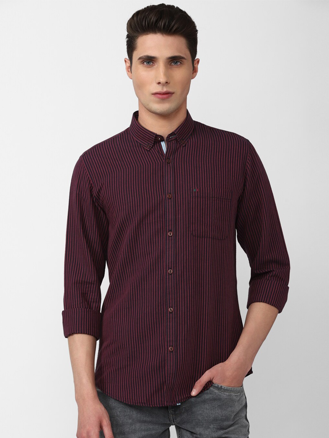 

Peter England Casuals Men Purple Striped Slim Fit Casual Shirt