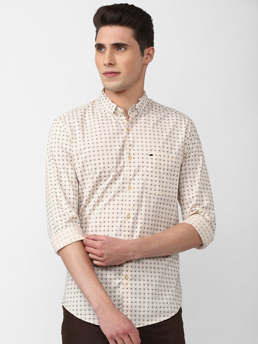 

Peter England Casuals Men Cream-Coloured Slim Fit Printed Casual Shirt