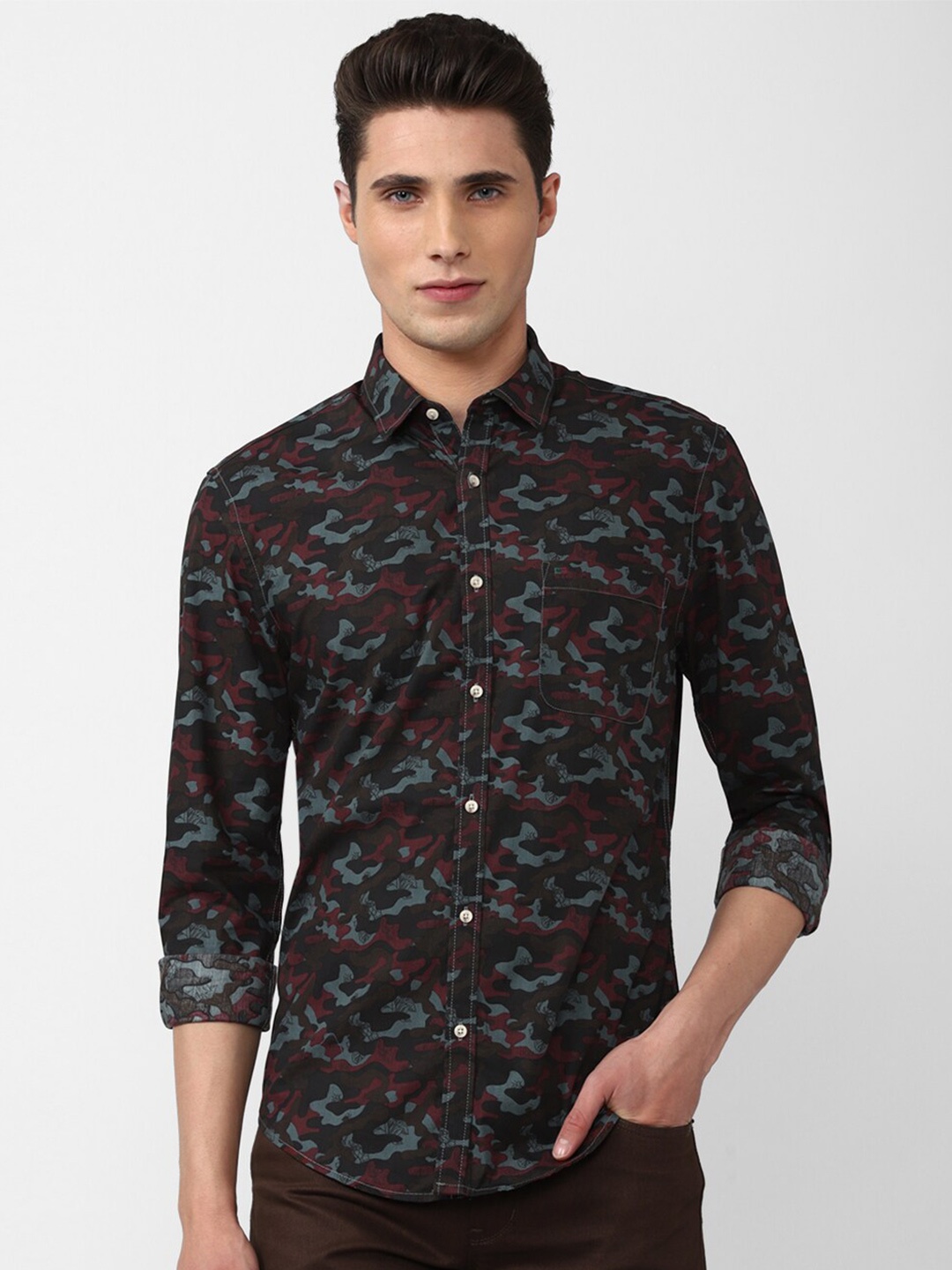 

Peter England Casuals Men Black Slim Fit Printed Pure Cotton Casual Shirt