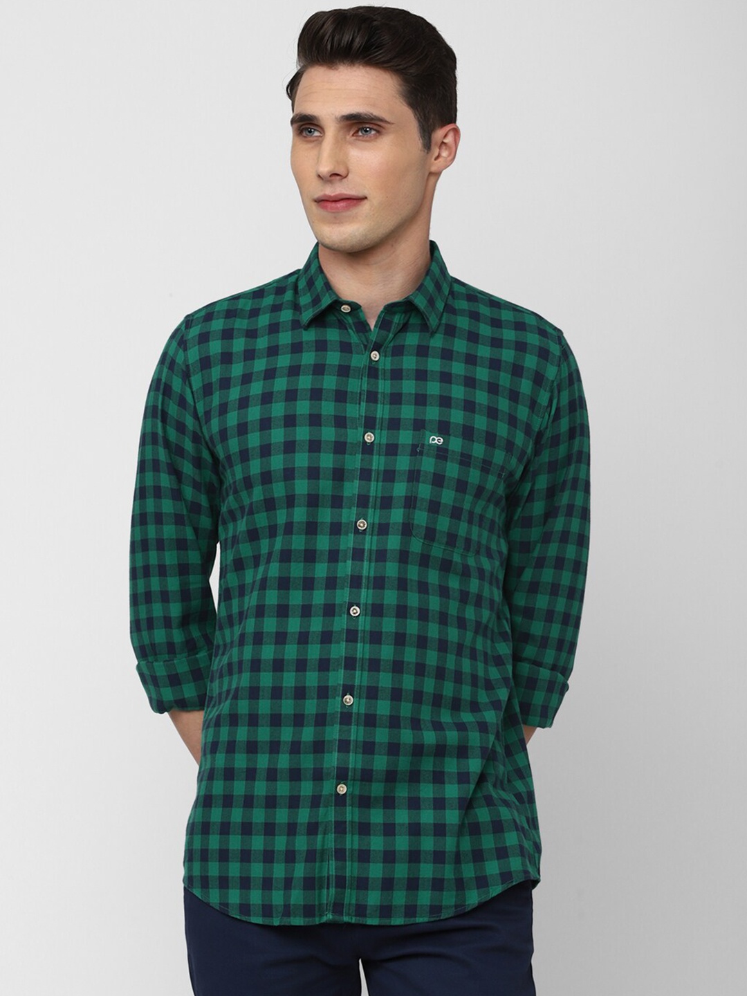 

Peter England Casuals Men Green Slim Fit Checked Pure Cotton Casual Shirt