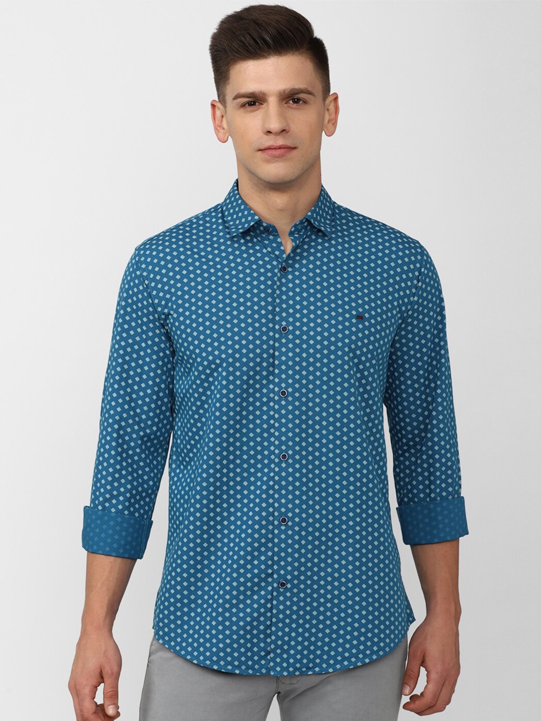 

Peter England Casuals Men Blue Slim Fit Printed Pure Cotton Casual Shirt