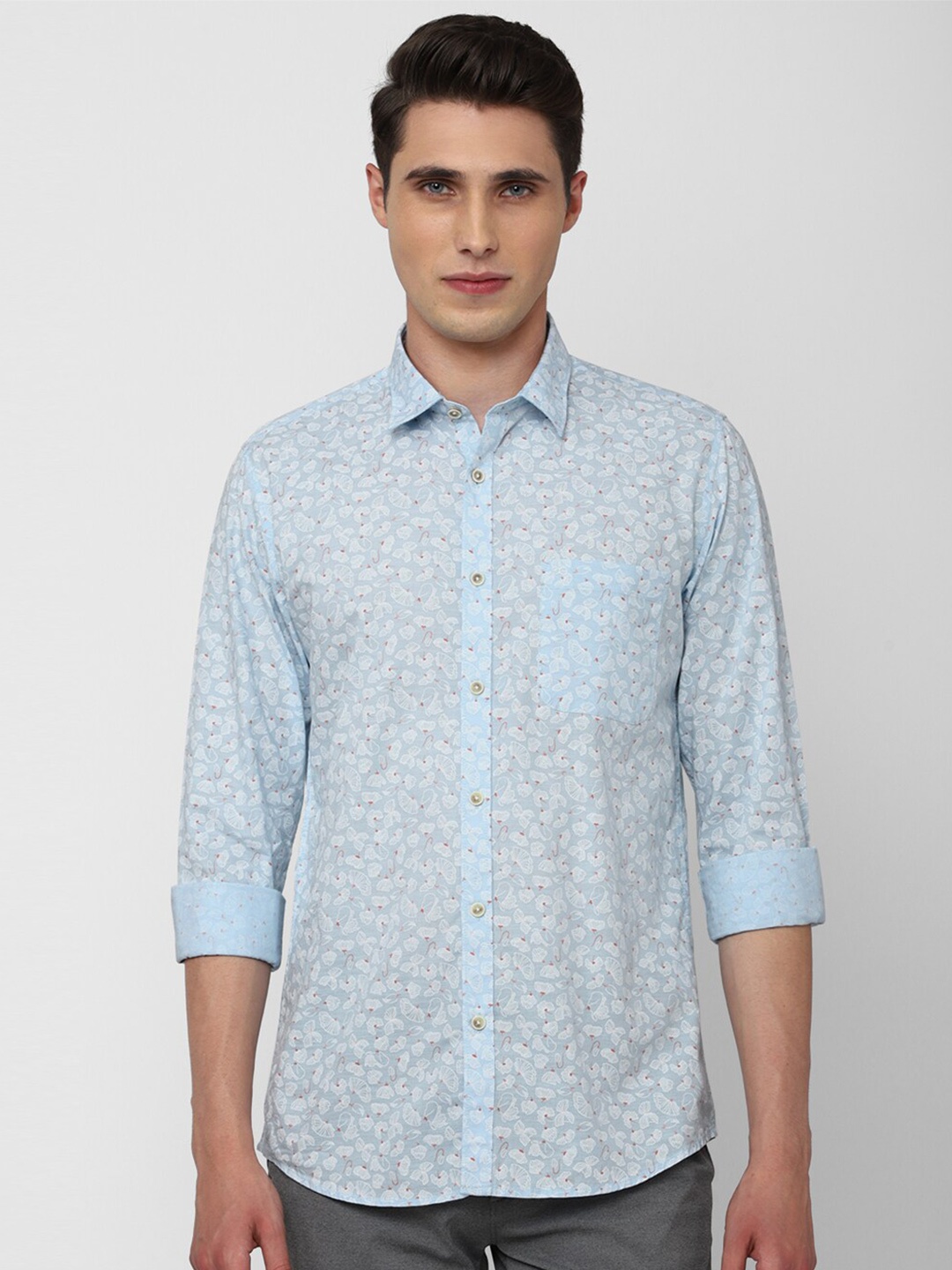 

Peter England Casuals Men Blue Floral Printed Cotton Slim Fit Casual Shirt