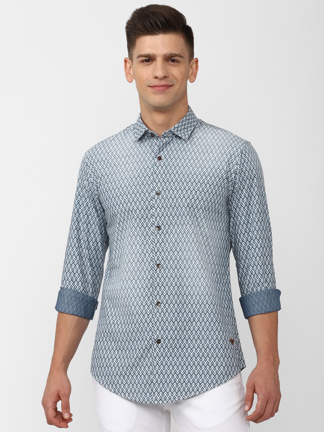 

Peter England Casuals Men Blue Slim Fit Printed Pure Cotton Casual Shirt