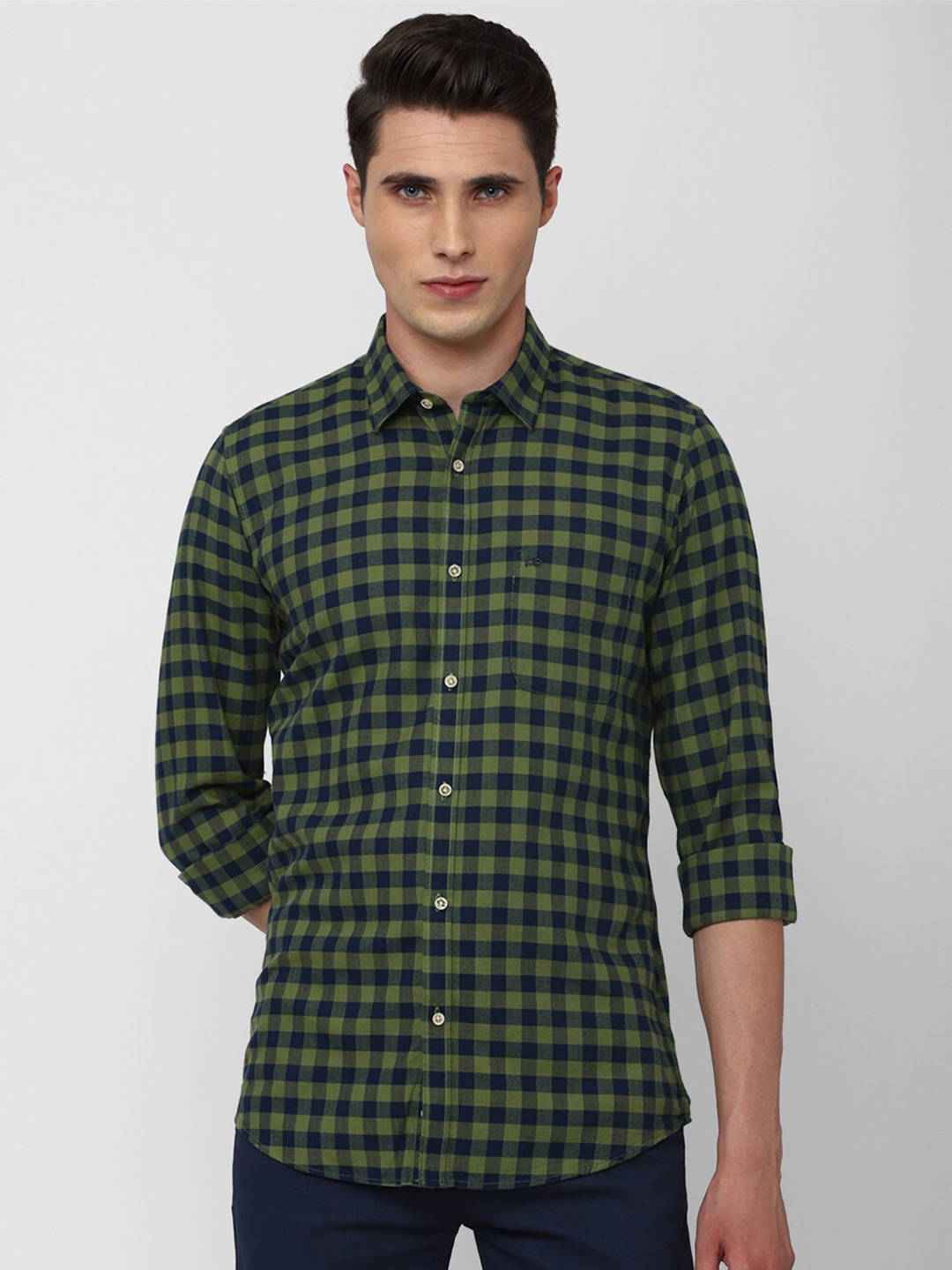 

Peter England Casuals Men Green Slim Fit Checked Cotton Casual Shirt