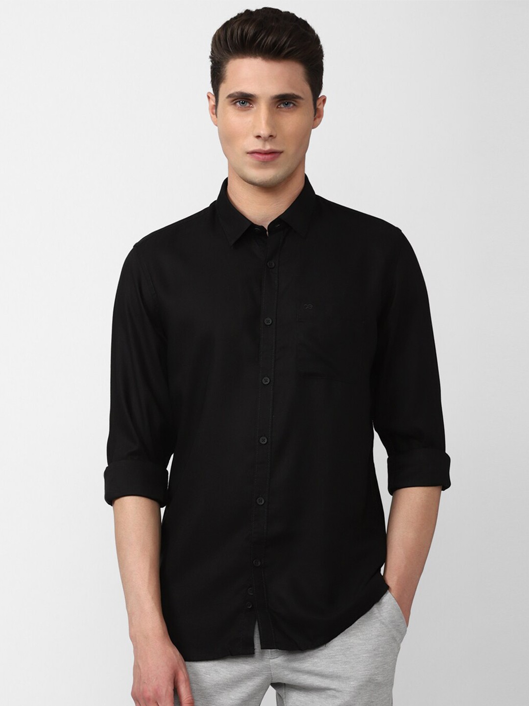

Peter England Casuals Men Black Slim Fit Casual Shirt