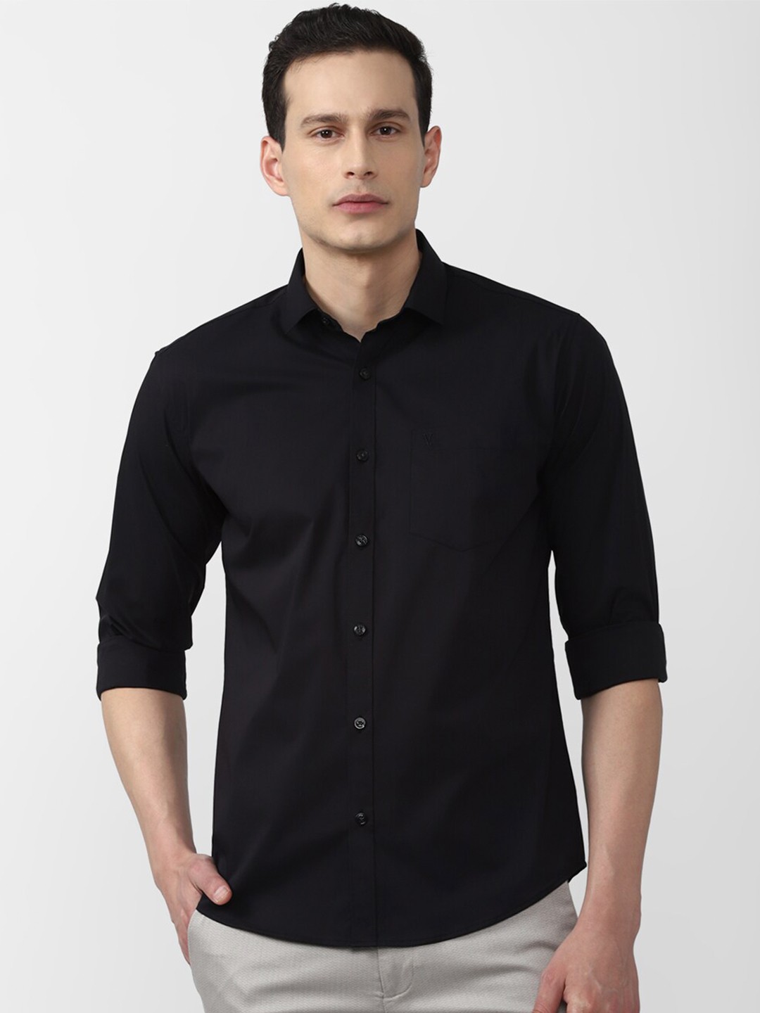 

V Dot Men Black Solid Slim Fit Casual Shirt