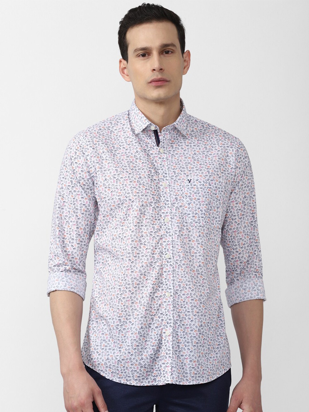 

Van Heusen Sport Men Blue Cotton Slim Fit Floral Printed Casual Shirt