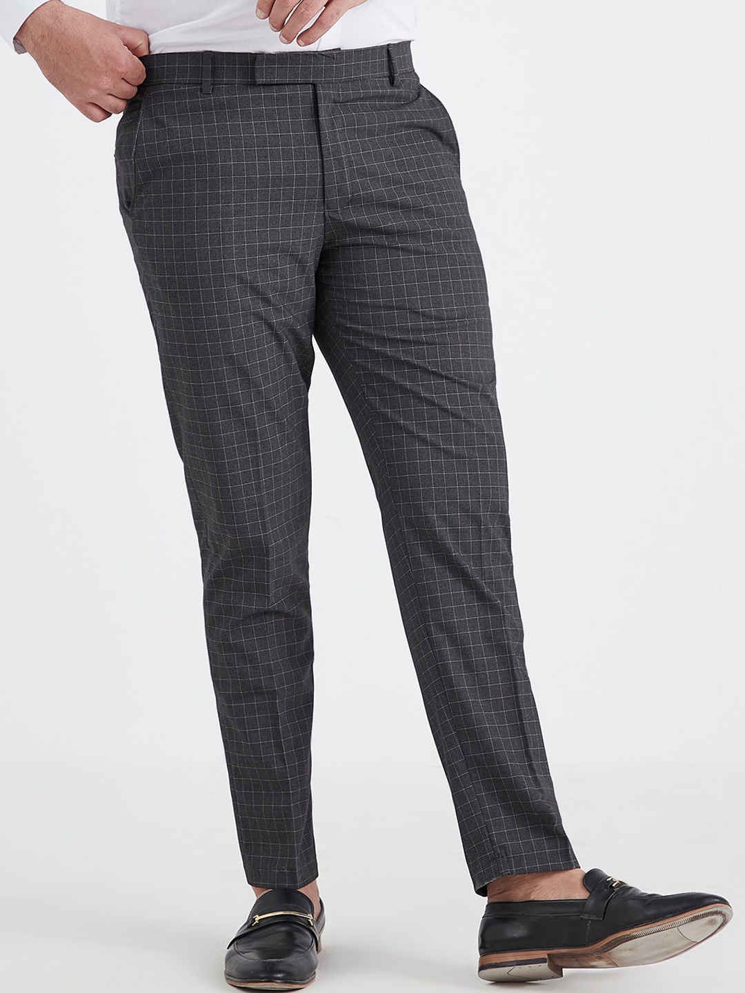 

MR BUTTON Men Grey Checked Slim Fit Trousers