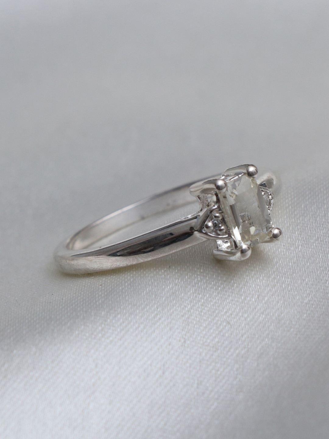 

HIFLYER JEWELS Rhodium-Plated Sterling Silver Finger Ring, White