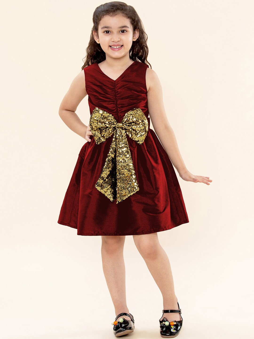 

A T U N Maroon & Gold-Toned Sequins Bow Fit and Flare Dress