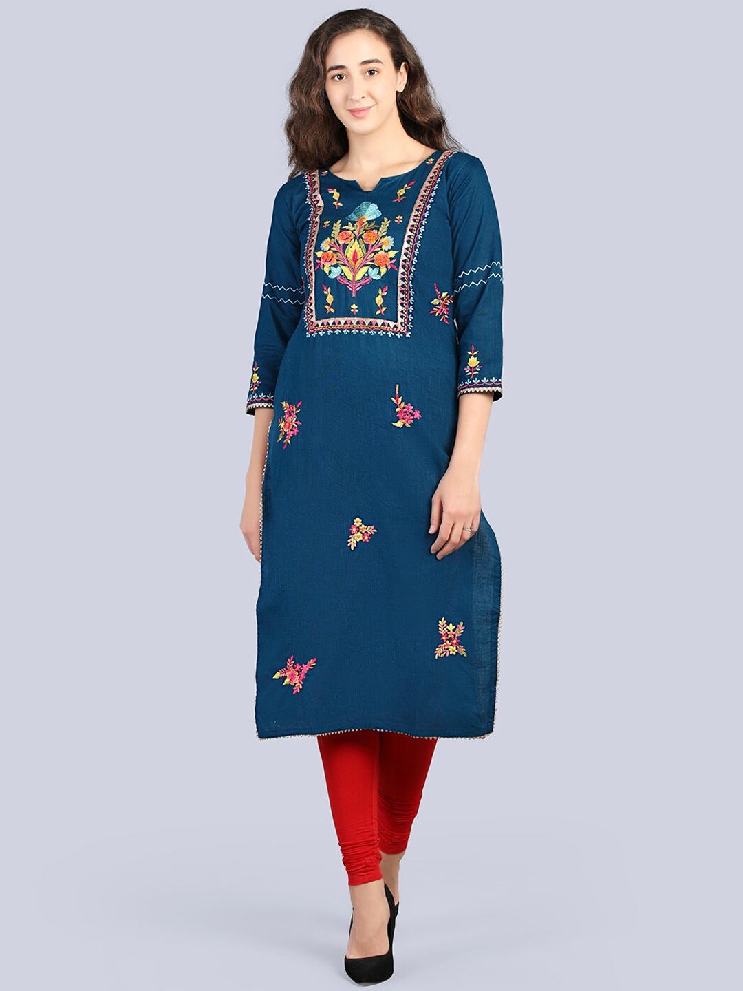 

Pakiza Women Blue Floral Embroidered Kurta