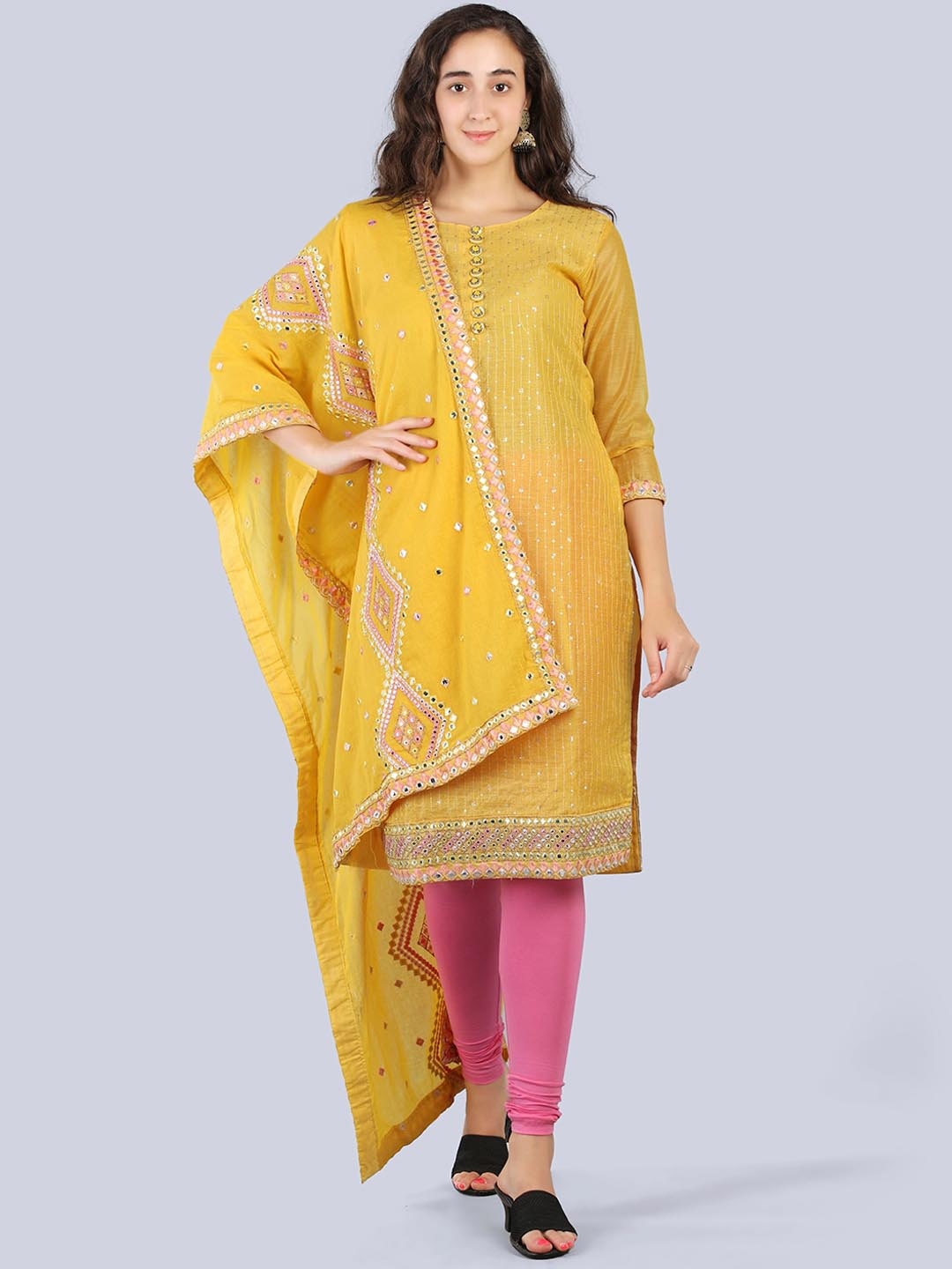 

Pakiza Women Yellow Embellished Kurta