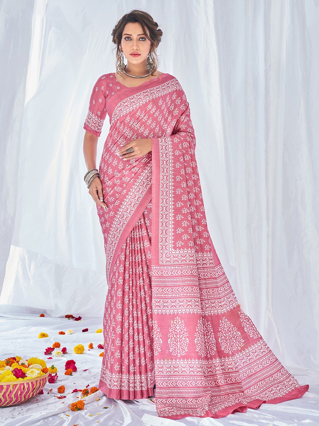 

Mitera Pink & Off White Ethnic Motifs Silk Blend Bagru Saree