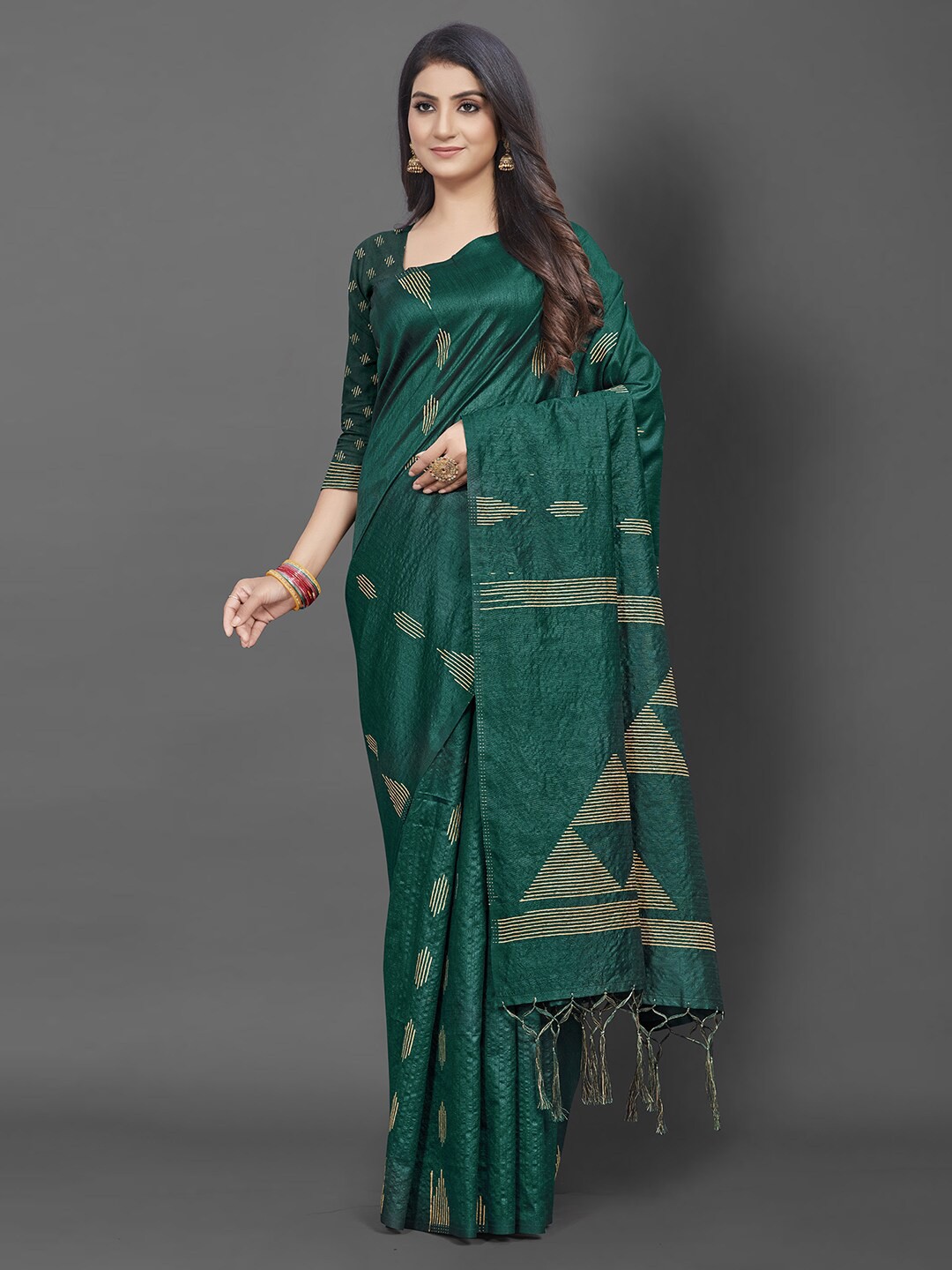 

Mitera Green & Gold-Toned Silk Cotton Banarasi Saree