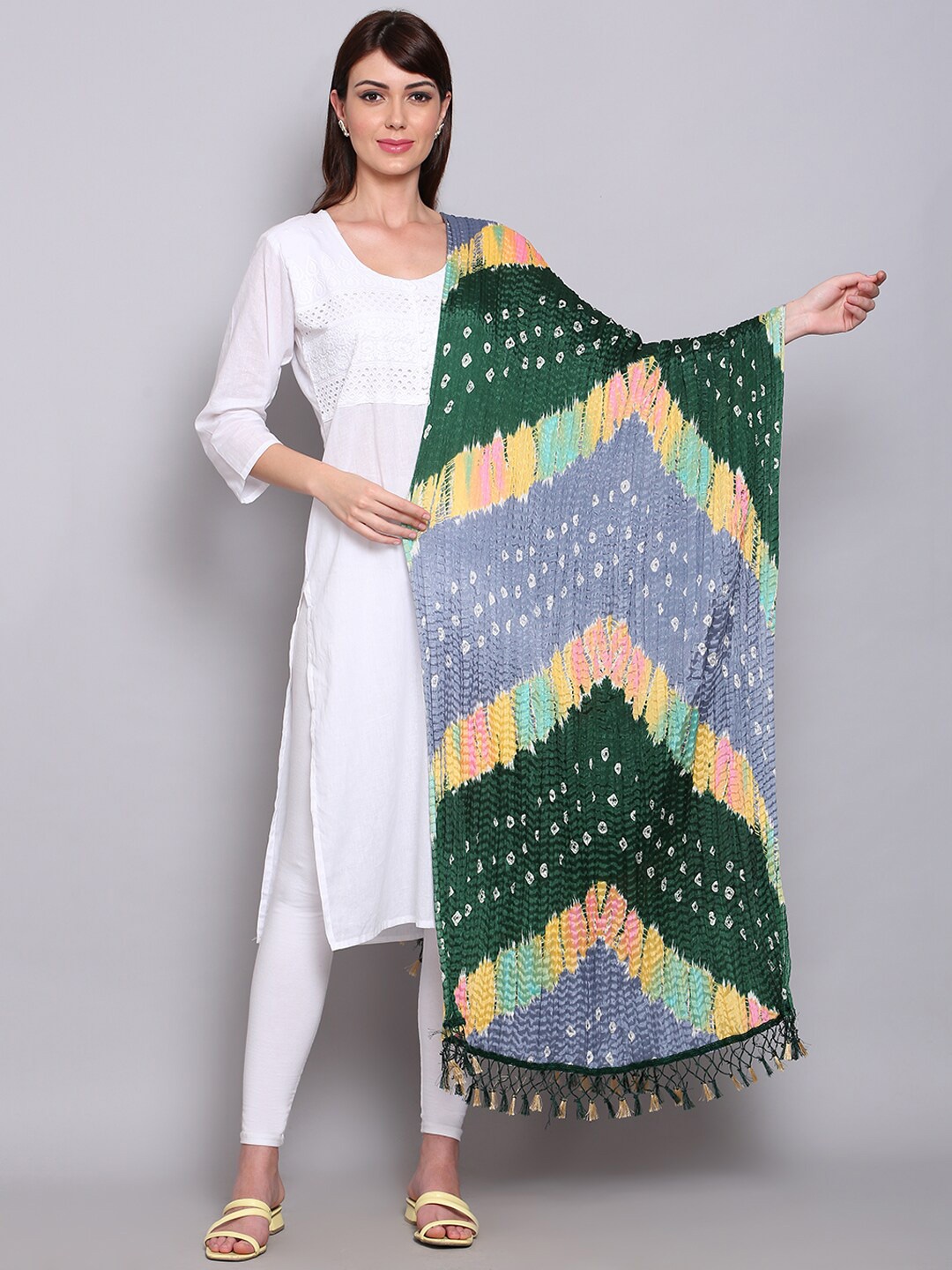 

Miaz Lifestyle Women Green & Blue Printed Bandhani Dupatta with Beads and Stones