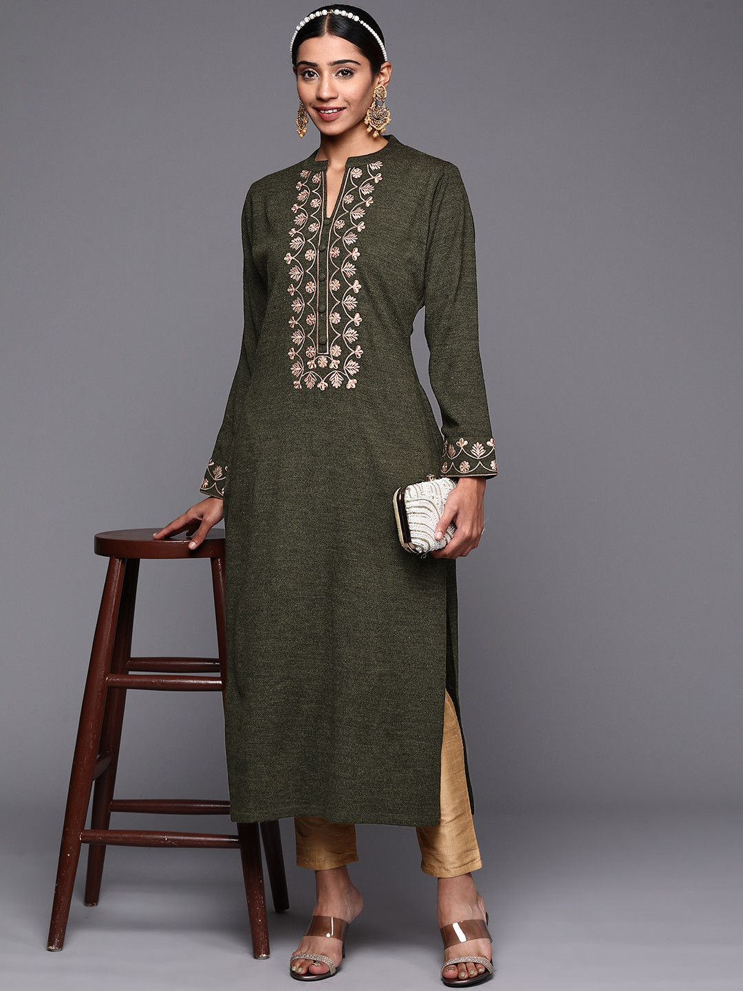 

Women Green Floral Yoke Design Thread Work Wool Straight Kurta