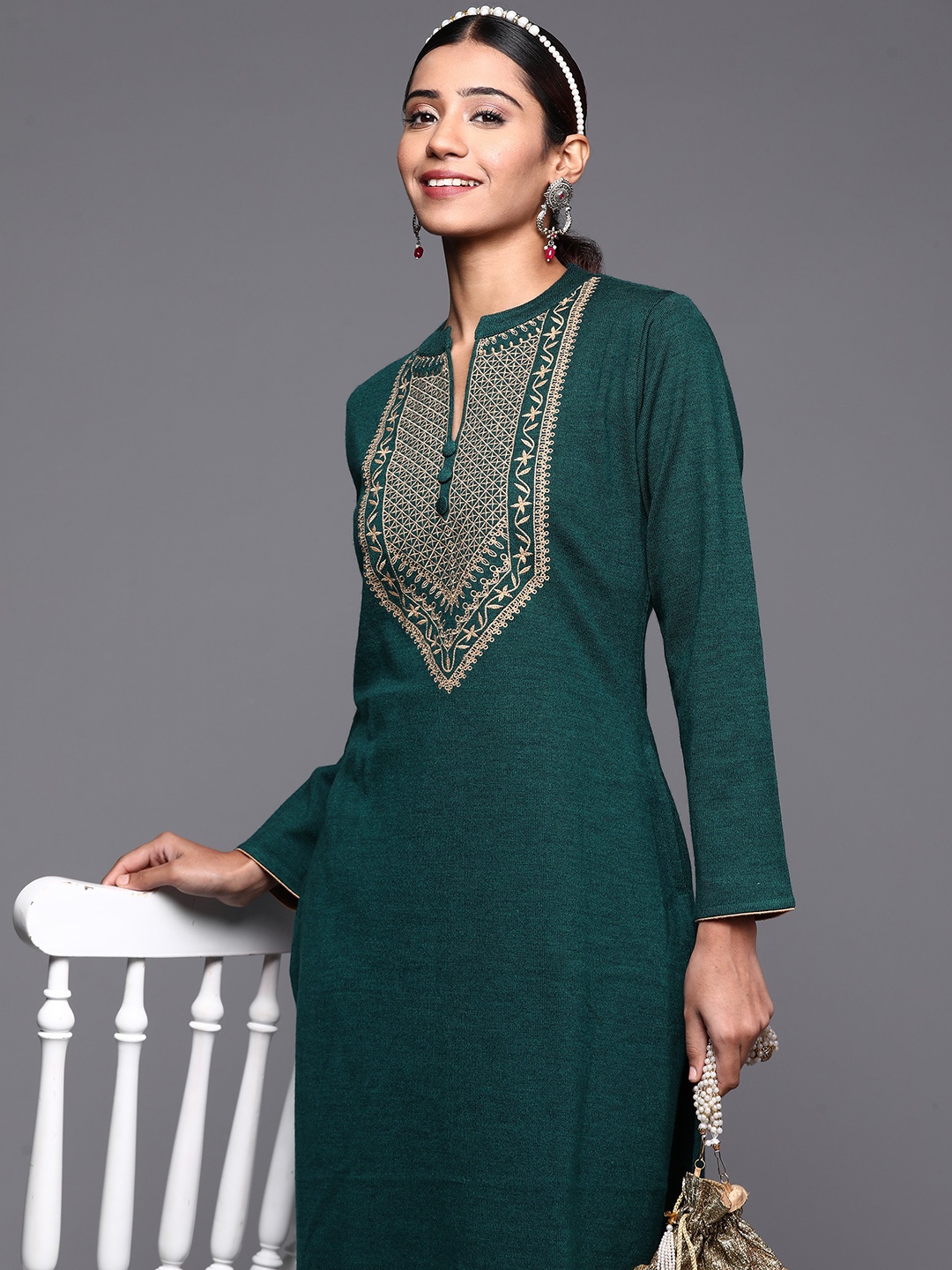 

Libas Women Green Ethnic Motifs Yoke Design Wool Straight Kurta