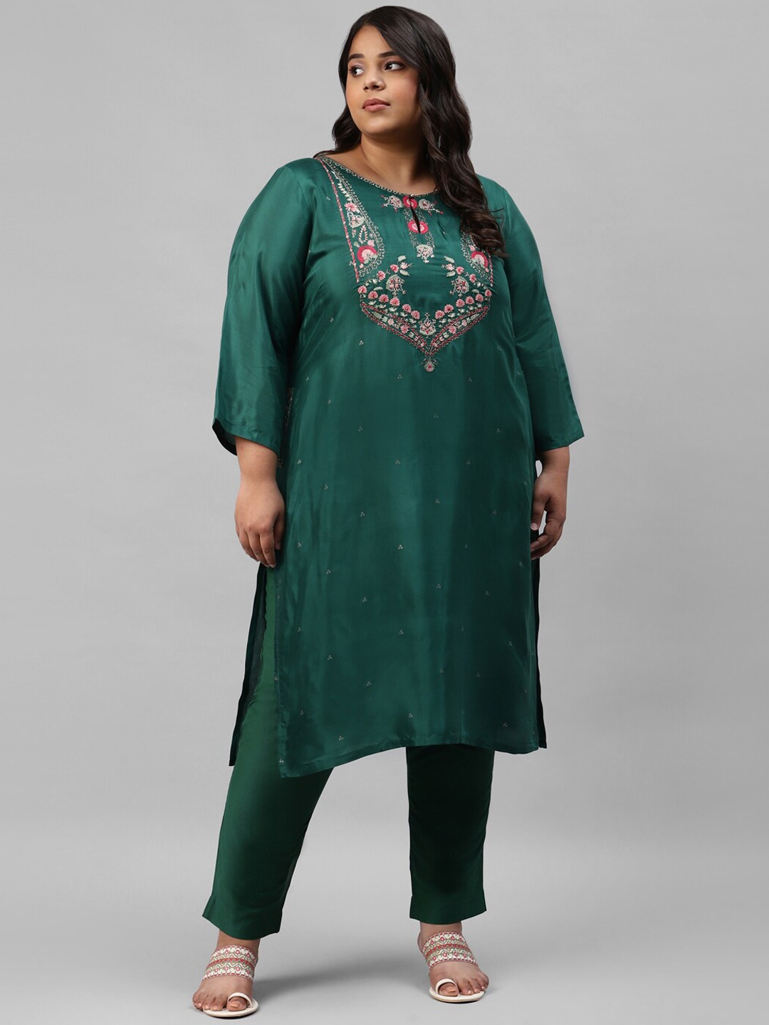 

W Women Plus Size Green Yoke Design Keyhole Neck Thread Work Kurta