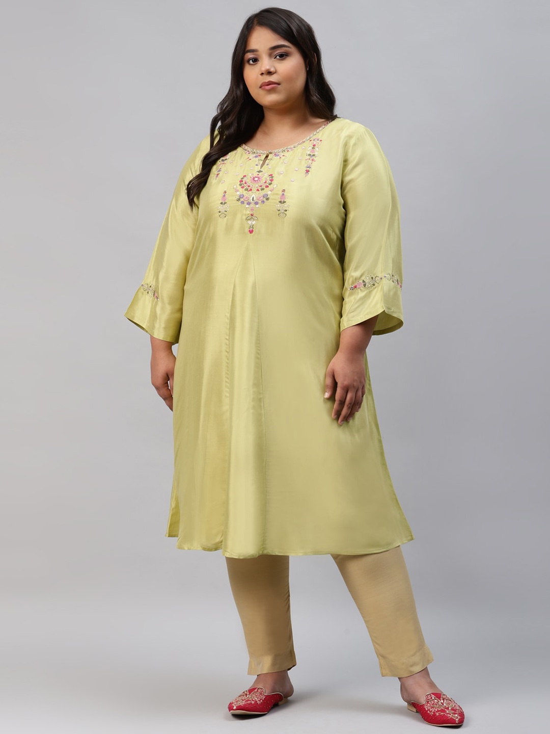 

W Women Green Flared Sleeves Embroidered Thread Work Kurta