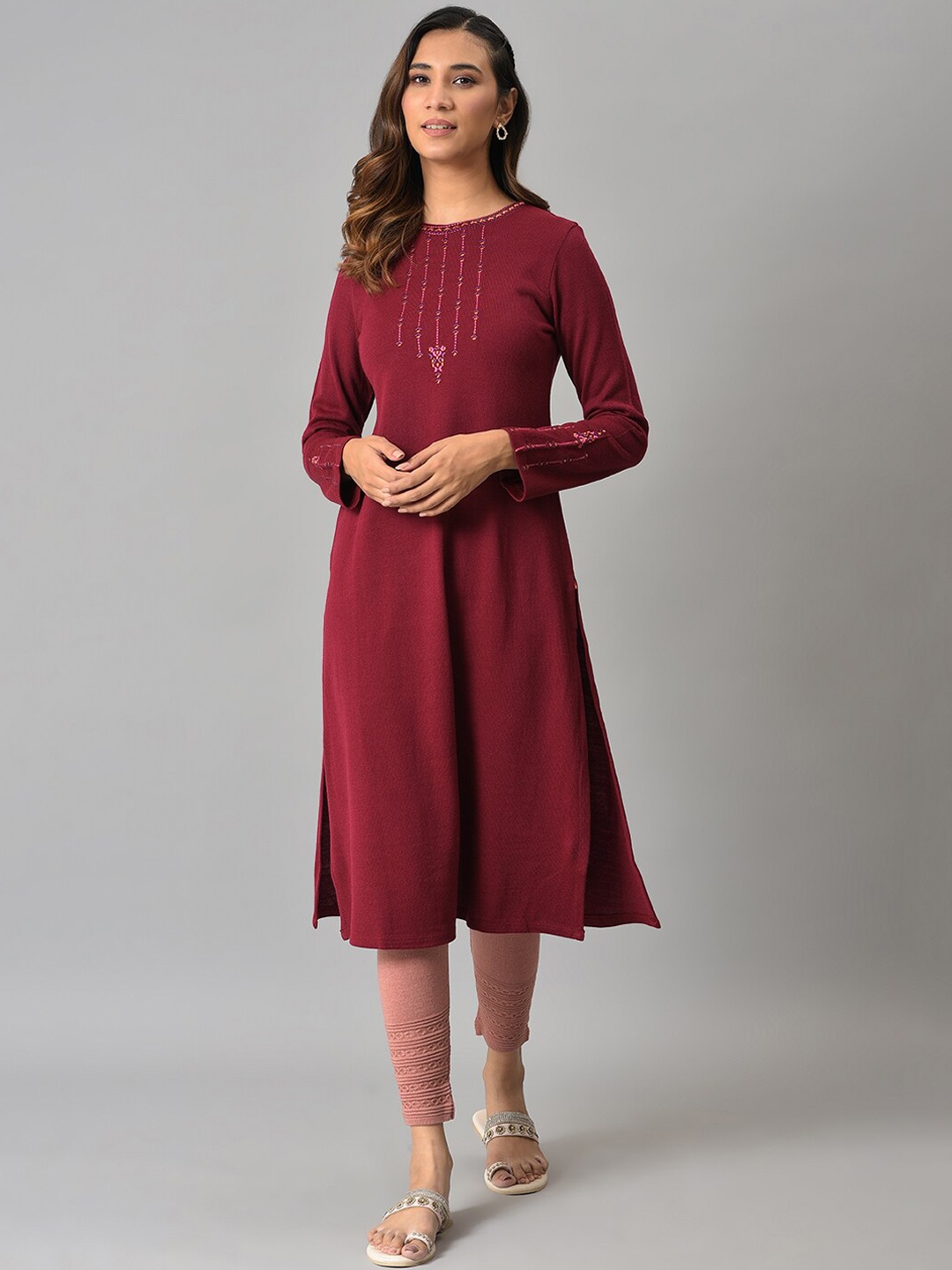

W Women Red Embrodered Kurta
