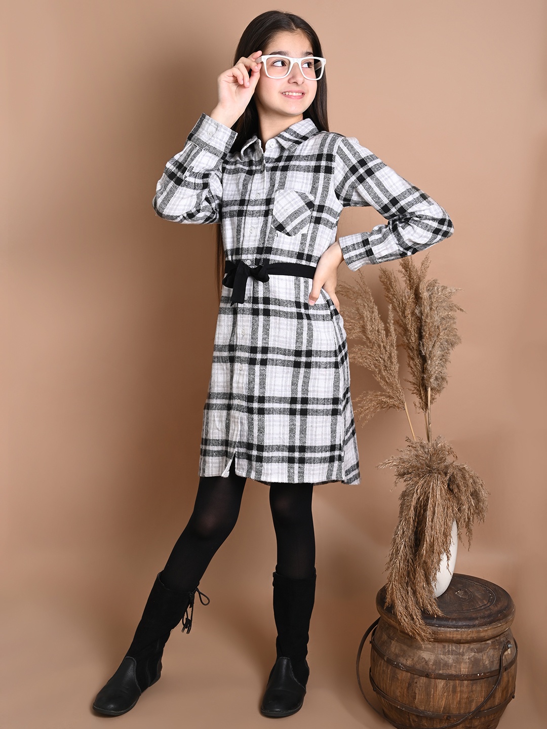 

LilPicks Girls Black & White Checked Acrylic Shirt Dress