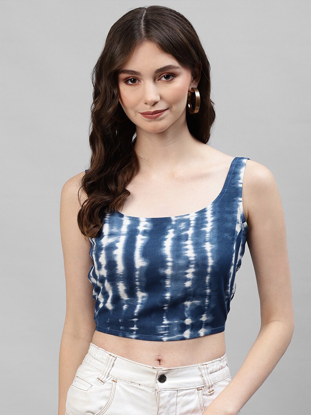 

DEEBACO Blue Tie and Dye Crop Top