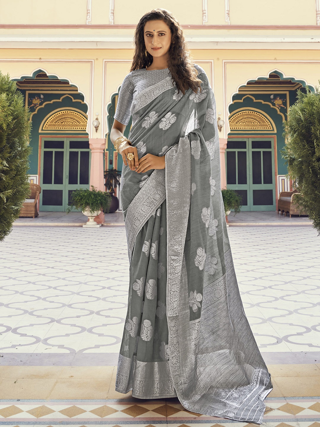 

elora Grey & Silver-Toned Floral Zari Silk Blend Saree