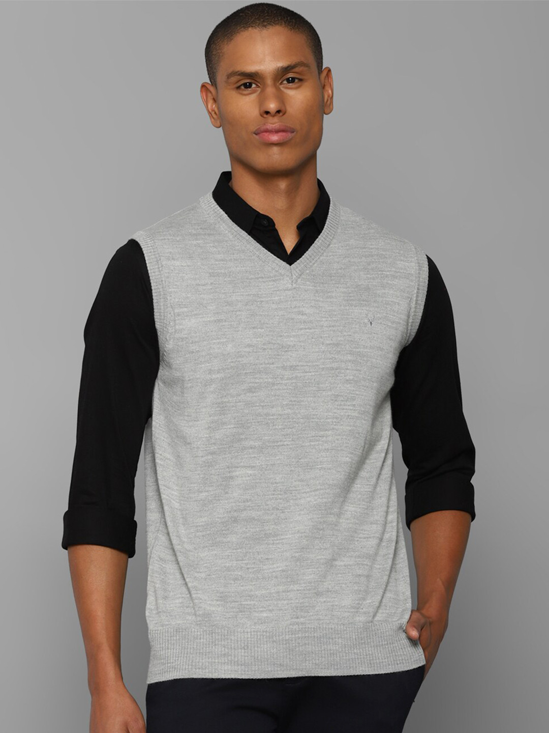 

Allen Solly Men Grey Ribbed Sleeveless Sweater Vest