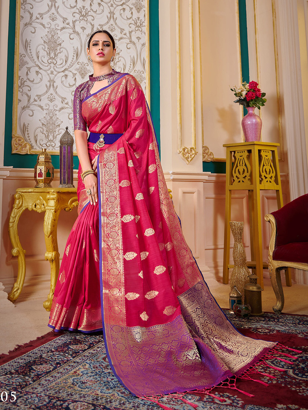 

elora Pink & Gold-Toned Ethnic Motifs Zari Silk Blend Saree