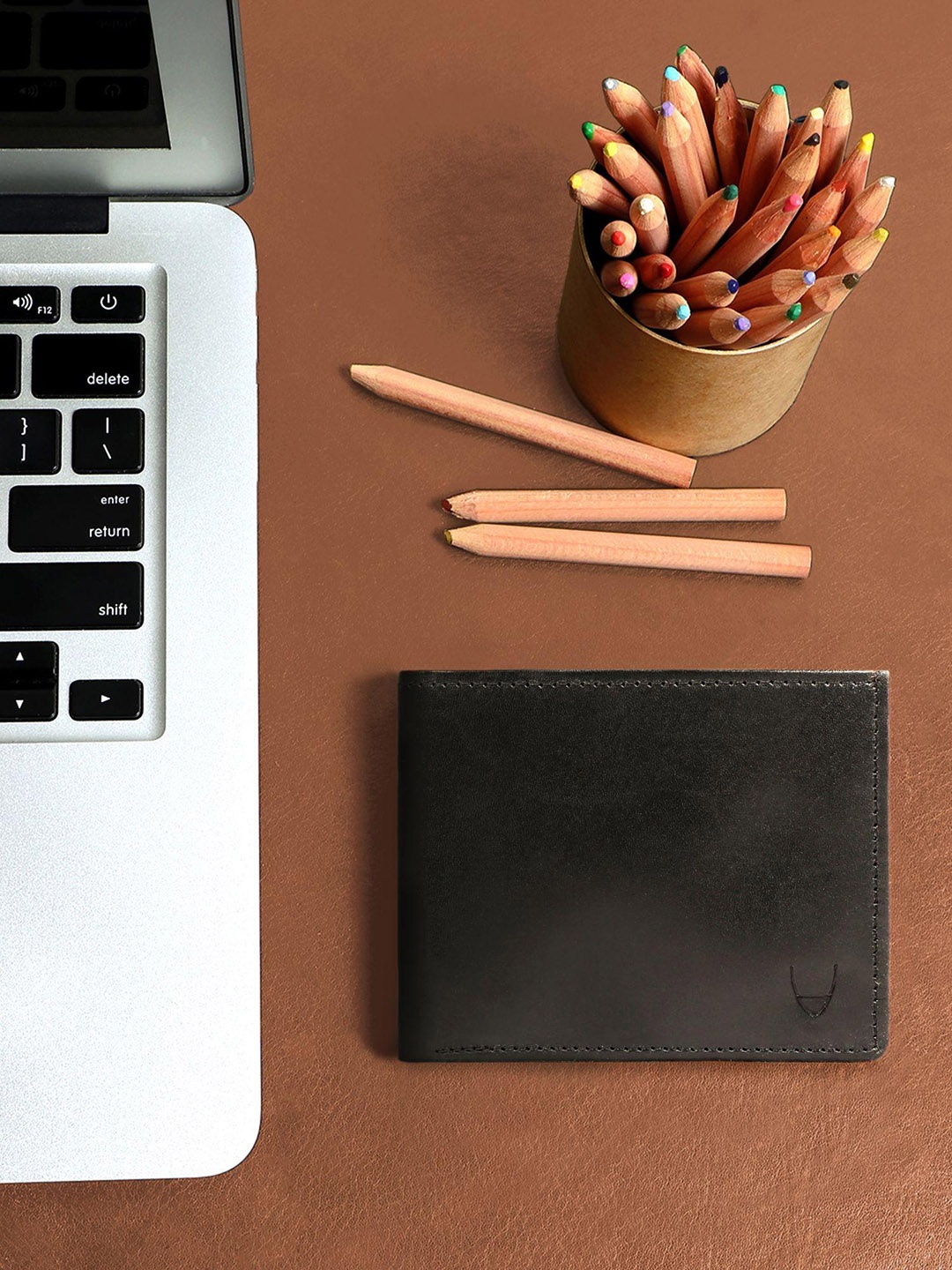 

Hidesign Men Black Leather Two Fold Wallet